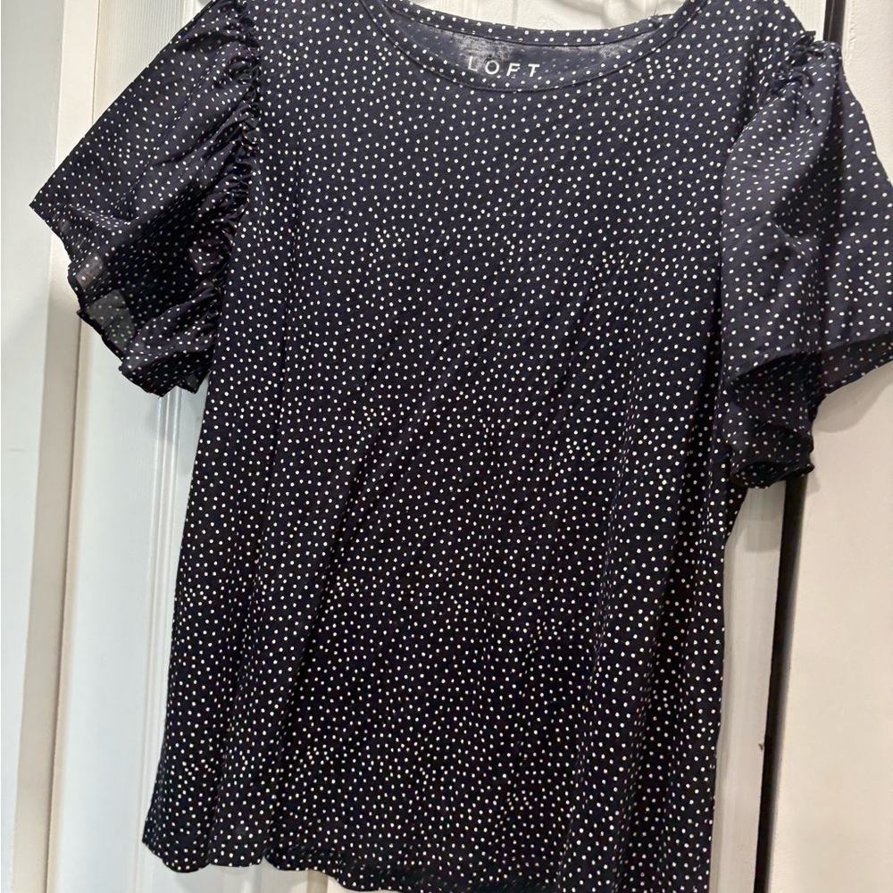 Loft polka dots linen top. Size LP ( medium for regular size). EUC!!!
